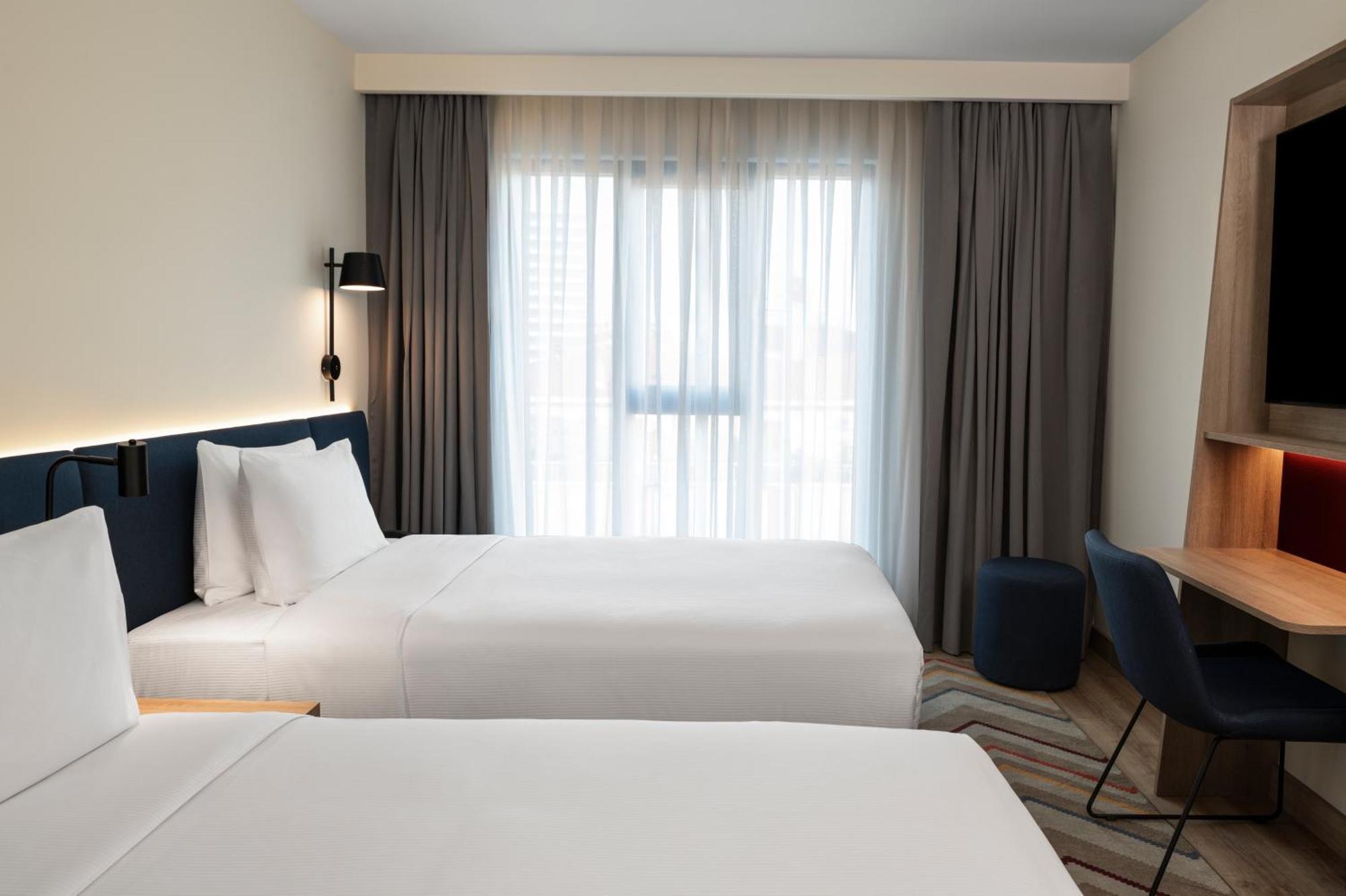 Hampton By Hilton Istanbul Merter Екстер'єр фото