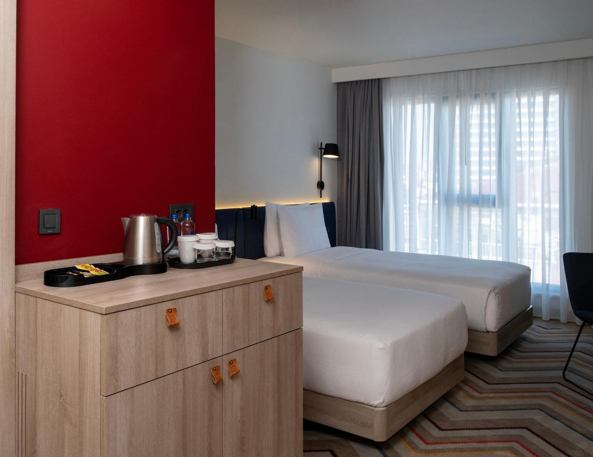 Hampton By Hilton Istanbul Merter Екстер'єр фото