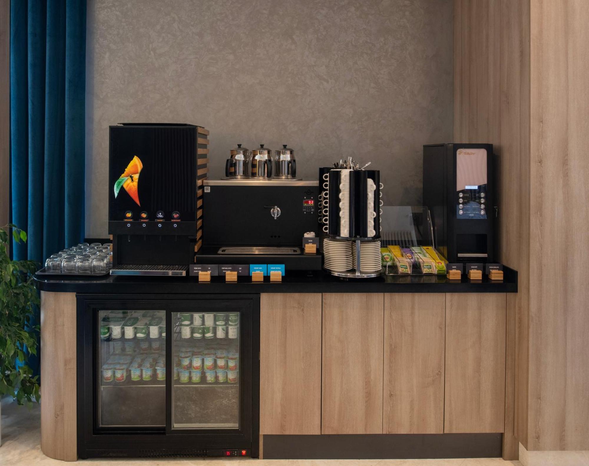 Hampton By Hilton Istanbul Merter Екстер'єр фото