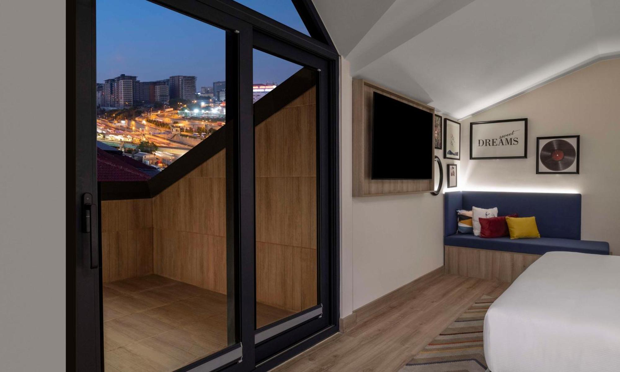Hampton By Hilton Istanbul Merter Екстер'єр фото